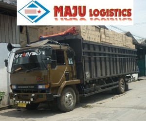 Truk Ekspedisi di Tangerang